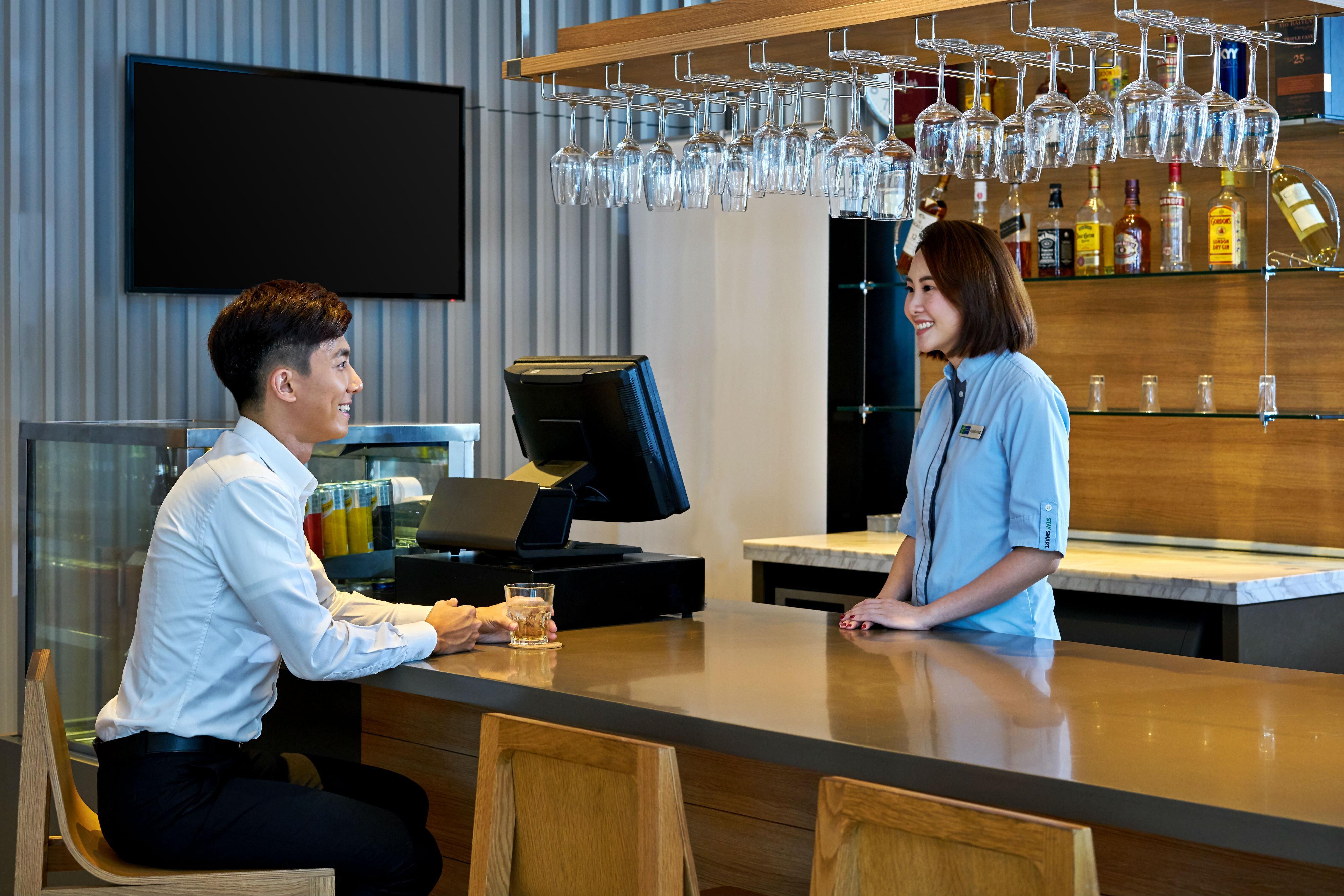 Holiday Inn Express Kota Kinabalu City Centre By Ihg מראה חיצוני תמונה