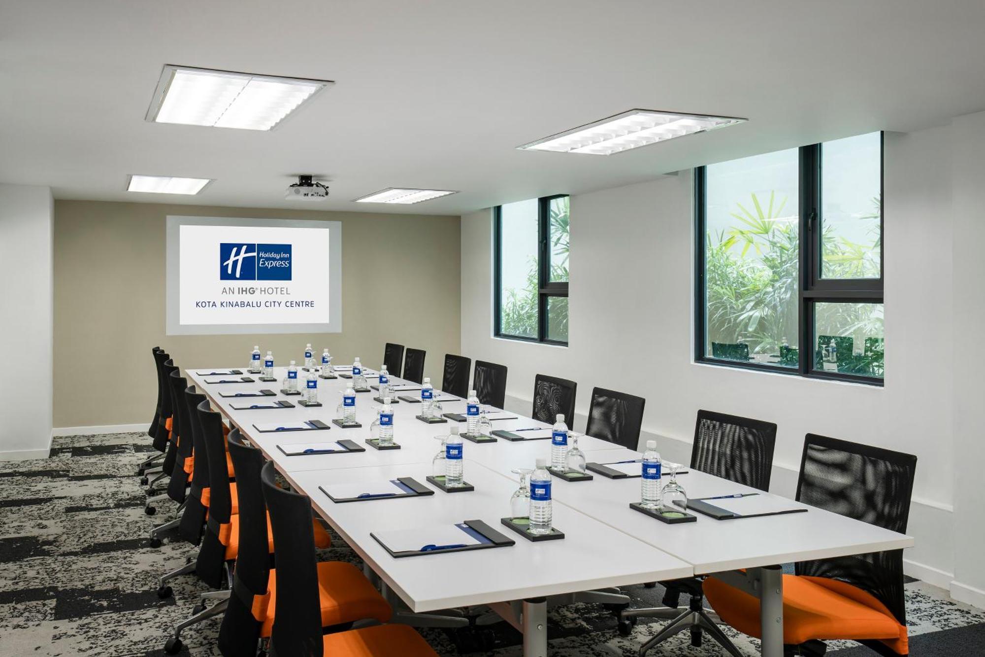 Holiday Inn Express Kota Kinabalu City Centre By Ihg מראה חיצוני תמונה
